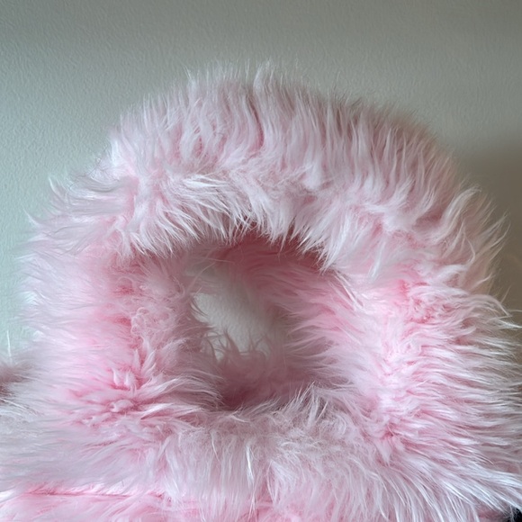 Balenciaga Everyday Tote Faux Fur - Picture 2 of 16